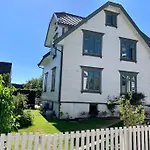 Big Villa 10 Min Walk From Citycenter-Swimmingpool