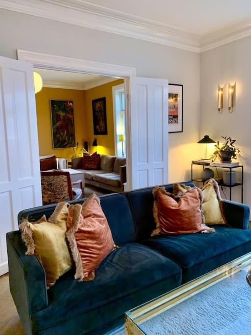 Big 10 Min Walk From Citycenter-swimmingpool Villaer Stavanger