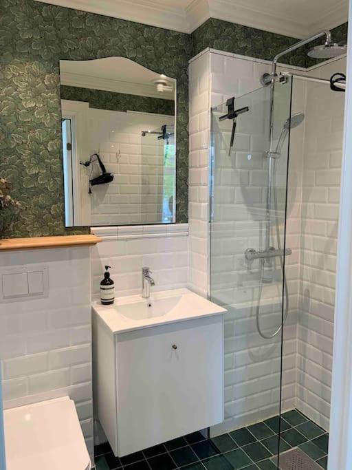 Big 10 Min Walk From Citycenter-swimmingpool