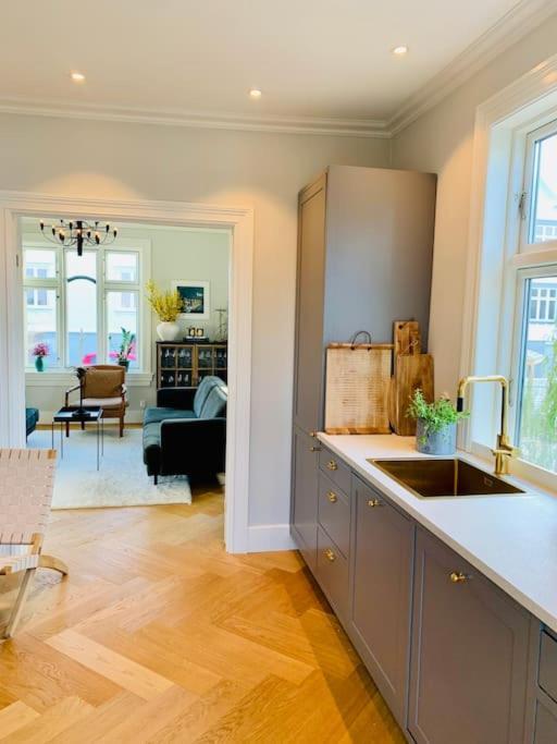 Villaer Big 10 Min Walk From Citycenter-swimmingpool